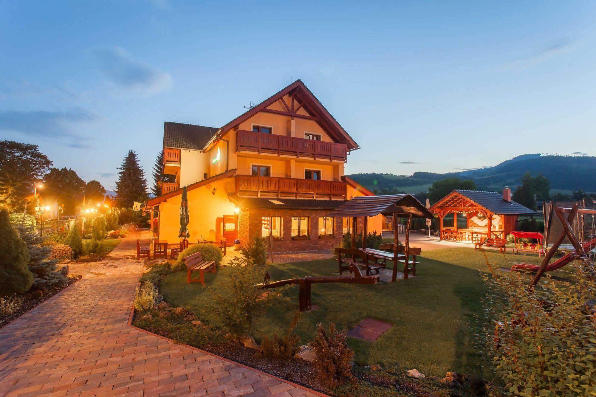 Penzion Motyl Liptovská Teplá Exterior foto